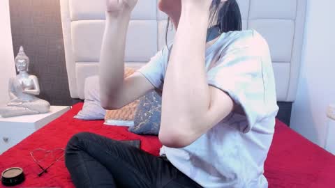 Keira Hecate online show from 01.17.25