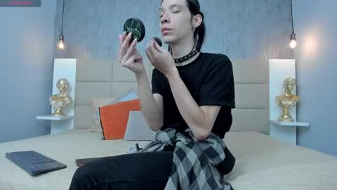 Keira Hecate online show from 04.18.26