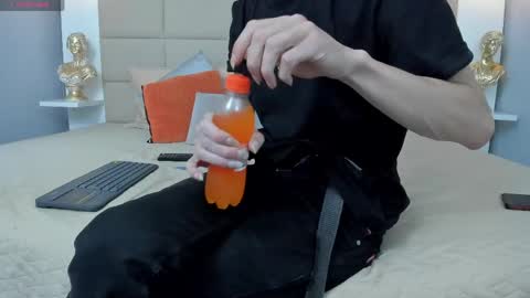 Keira Hecate online show from 04.18.26