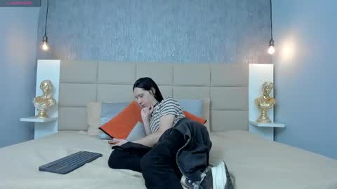 Keira Hecate online show from 04.20.26