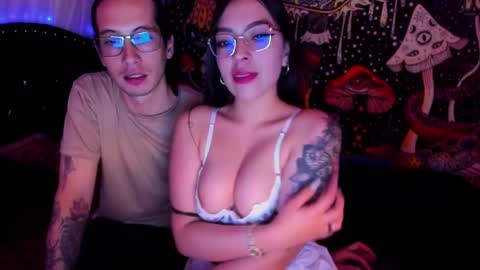 Snapshot of hecate_and_crow chatting on 01.18.25   online show from 01.18.25