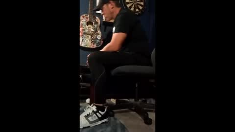 hecatoncheires187420 online show from 12.19.25