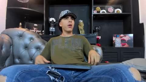 heellboy_ online show from 11.12.25