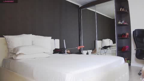 Helen online show from 03.24.26