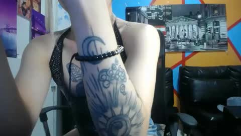 Heidy Sumers online show from 02.22.25