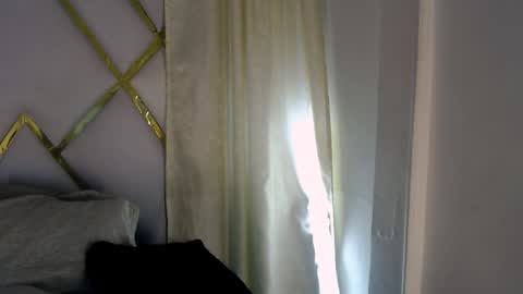 Snapshot of heidy_wells chatting on 02.03.25 Heidy online show from 02.03.25