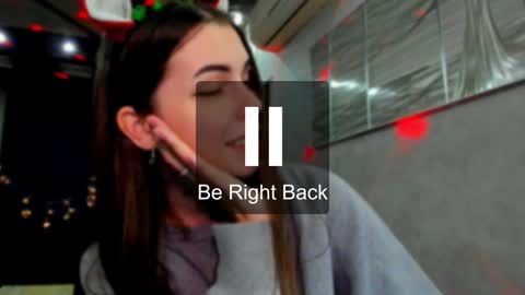 Snapshot of heileymeow chatting on 12.24.24 Heiley online show from 12.24.24