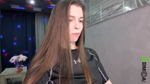 Snapshot of heileymeow chatting on 02.03.25 Heiley online show from 02.03.25