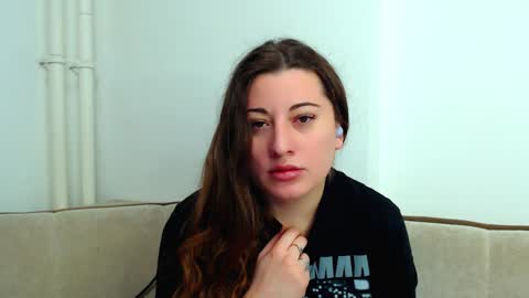 helen_adams_ online show from 12.02.24