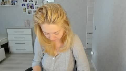 Snapshot of helen_angel_girl chatting on 07.17.26 Helen sven online show from 07.17.26