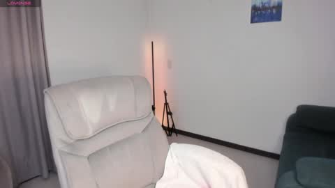 Snapshot of helen_miller chatting on 01.25.25 helen_miller online show from 01.25.25