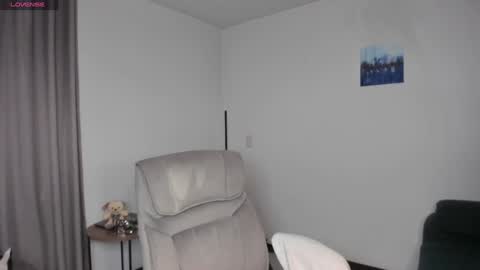 Snapshot of helen_miller chatting on 01.27.25 helen_miller online show from 01.27.25