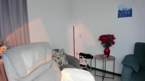 Snapshot of helen_miller chatting on 02.18.25 helen_miller online show from 02.18.25