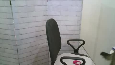 Snapshot of helen_xi chatting on 12.14.25 Helen online show from 12.14.25