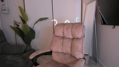 Helen online show from 12.04.25