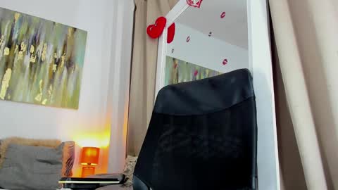 Helena Santos  online show from 02.22.25