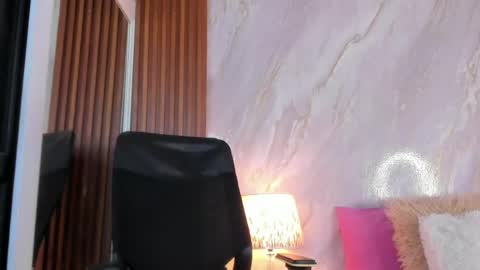 Helena Santos  online show from 04.20.26