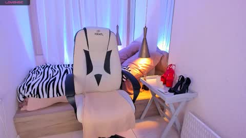 Helena online show from 02.12.25