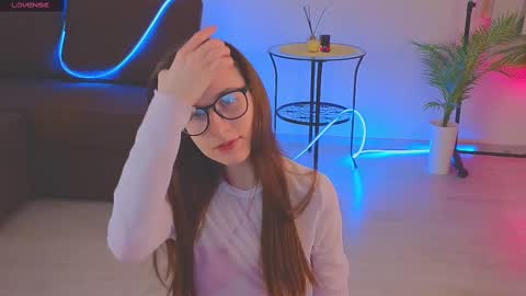 Snapshot of helenmann_ chatting on 03.05.25   online show from 03.05.25