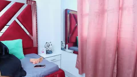 Snapshot of helensommers chatting on 03.04.26 Helen Sommers online show from 03.04.26