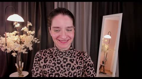 Helen online show from 02.08.25