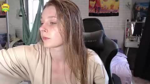 Snapshot of helenundersin chatting on 07.06.26 Helen online show from 07.06.26