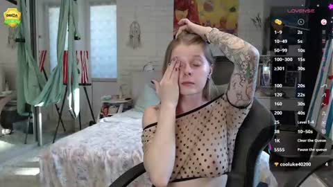Snapshot of helenundersin chatting on 07.18.26 Helen online show from 07.18.26