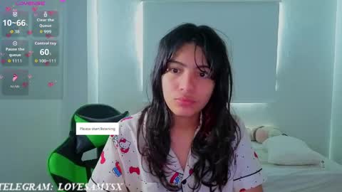 Helia Transfem and Amy online show from 04.17.26