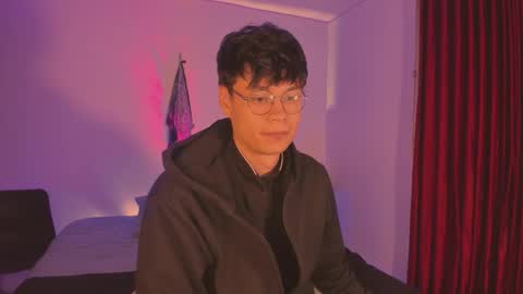 Snapshot of heliero chatting on 12.15.25 Helio online show from 12.15.25