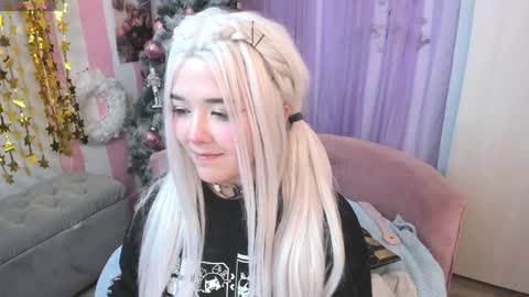 Laura online show from 12.04.24