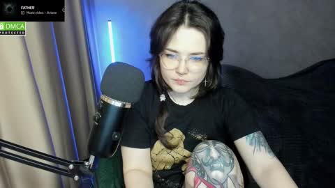 Red online show from 12.20.25