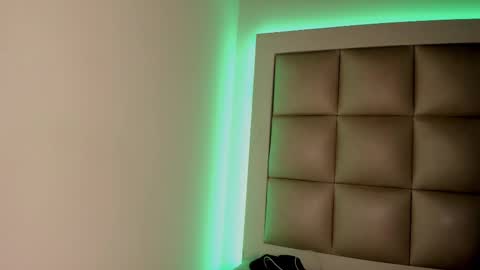 Snapshot of hellen__smith_ chatting on 02.15.26 hellen__smith_ online show from 02.15.26