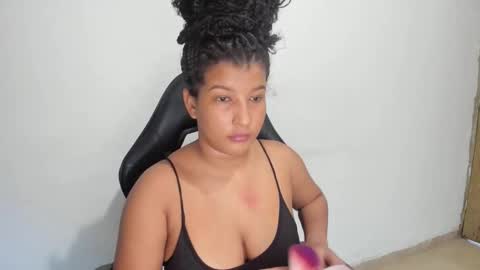 Snapshot of hellen_scot_ chatting on 11.11.25 hellen_scot_ online show from 11.11.25