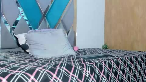 hellen     online show from 02.23.25