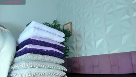 hellen     online show from 10.16.25