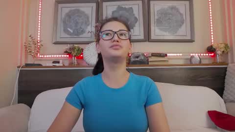    online show from 03.10.25