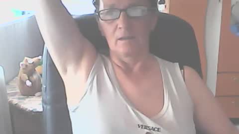 Snapshot of hellenmarie chatting on 09.11.25 hellenmarie online show from 09.11.25