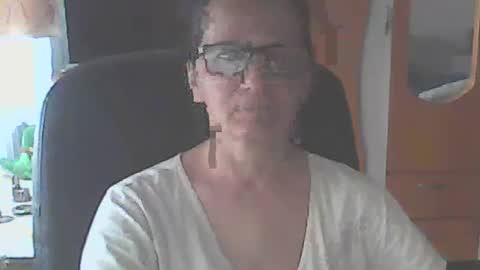 Snapshot of hellenmarie chatting on 05.17.26 hellenmarie online show from 05.17.26