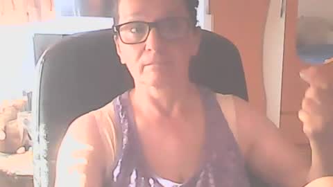 Snapshot of hellenmarie chatting on 06.30.26 hellenmarie online show from 06.30.26