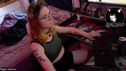 Snapshot of hellfire_girl chatting on 07.12.26 Hayley online show from 07.12.26
