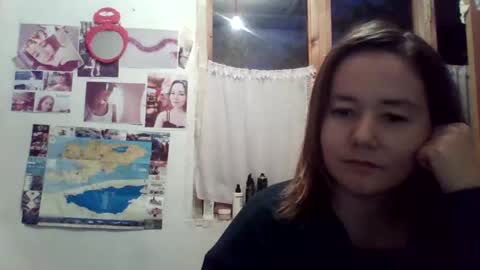 Snapshot of hello_its_mee_ chatting on 10.15.25 hello_its_mee_ online show from 10.15.25