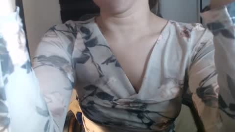 helloisme_richelyn online show from 03.05.26