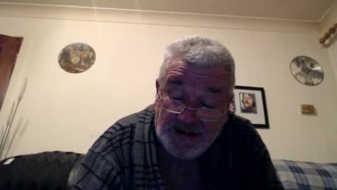 Snapshot of helloyou64 chatting on 12.13.25 helloyou64 online show from 12.13.25