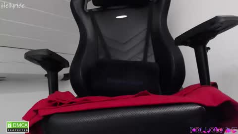 Snapshot of hellyride chatting on 09.26.25 hellyride online show from 09.26.25