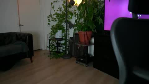 Snapshot of hendrixx89 chatting on 05.20.26 DrixxTheGod online show from 05.20.26