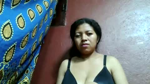 Snapshot of henitsaldy chatting on 10.01.25 henitsaldy online show from 10.01.25