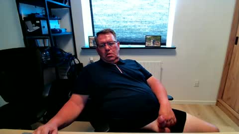 Snapshot of henrikrp1971 chatting on 06.25.26 henrikrp1971 online show from 06.25.26