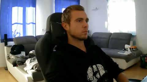 John Pearl online show from 11.06.25