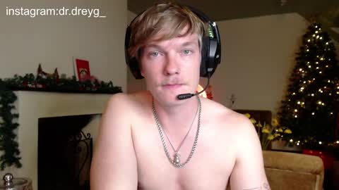 Snapshot of hercules__ chatting on 01.09.25 Gregblonde Alextattoo online show from 01.09.25