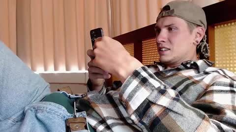 Snapshot of hercules__ chatting on 01.13.25 Gregblonde Alextattoo online show from 01.13.25